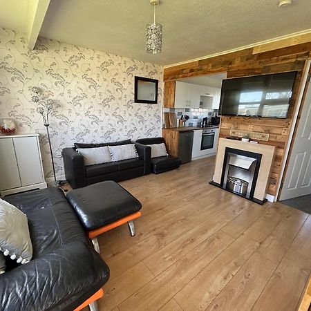 Signature, Scratby - Two Bed Chalet, Sleeps 7, Free Wi-Fi, Bed Linen And Towels Included, Pets Welcome And Onsite Entertainment Available Εξωτερικό φωτογραφία