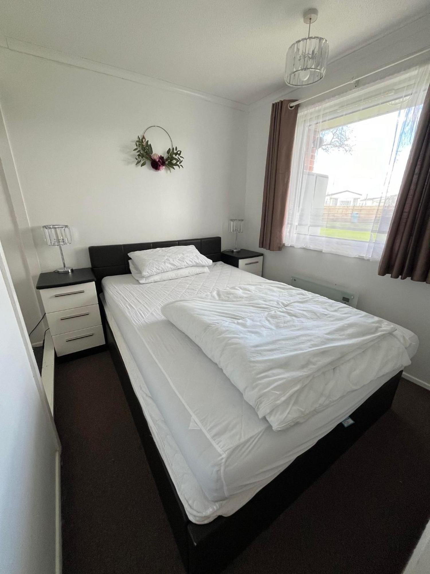 Signature, Scratby - Two Bed Chalet, Sleeps 7, Free Wi-Fi, Bed Linen And Towels Included, Pets Welcome And Onsite Entertainment Available Εξωτερικό φωτογραφία
